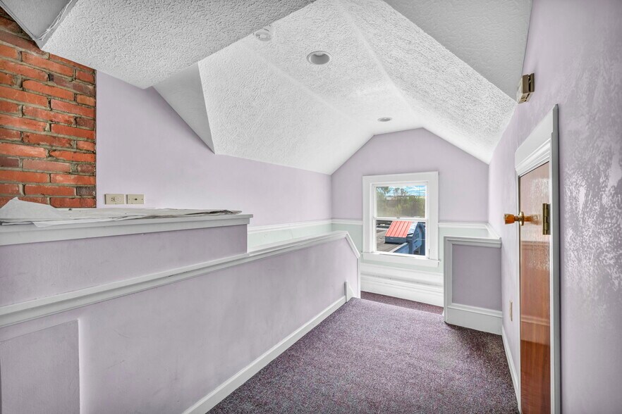 More Photos Of 881 E 222nd St, Euclid Office Residential For Sale