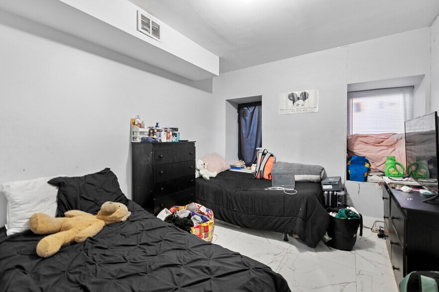 More Photos Of 135-137 Griffith St, Jersey City Storefront Retail Residential For Sale