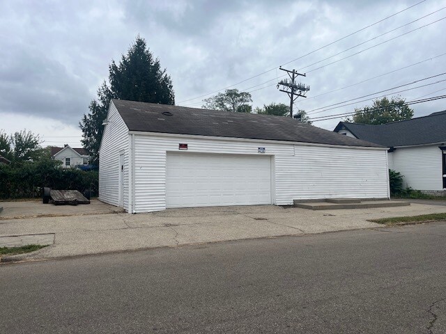 More Photos Of 3000 E 3rd St, Dayton Storefront Retail Residential For Sale