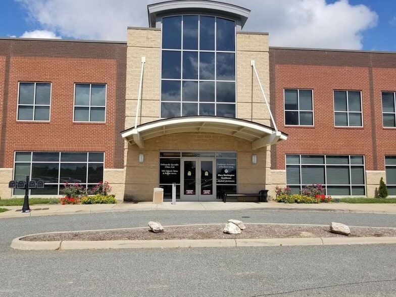 More Photos Of 9530 Cosner Dr, Fredericksburg Medical For Lease