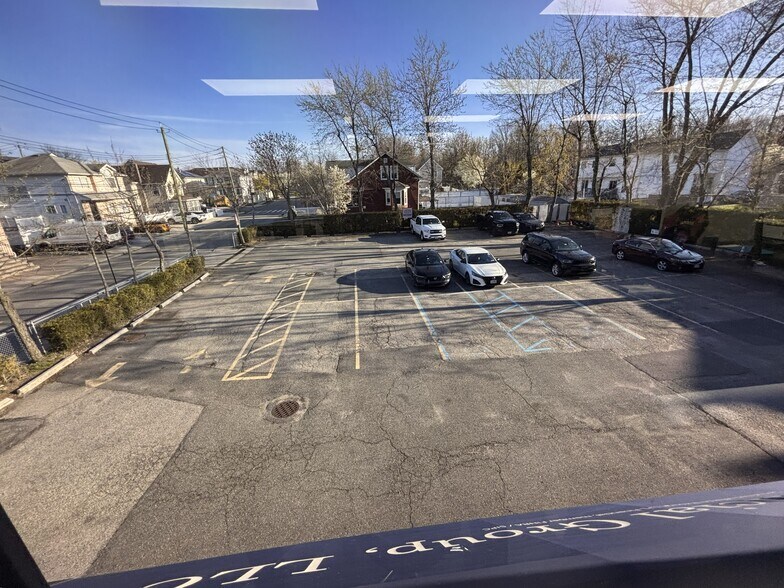 More Photos Of 72 Sharrott Ave, Staten Island Office For Lease