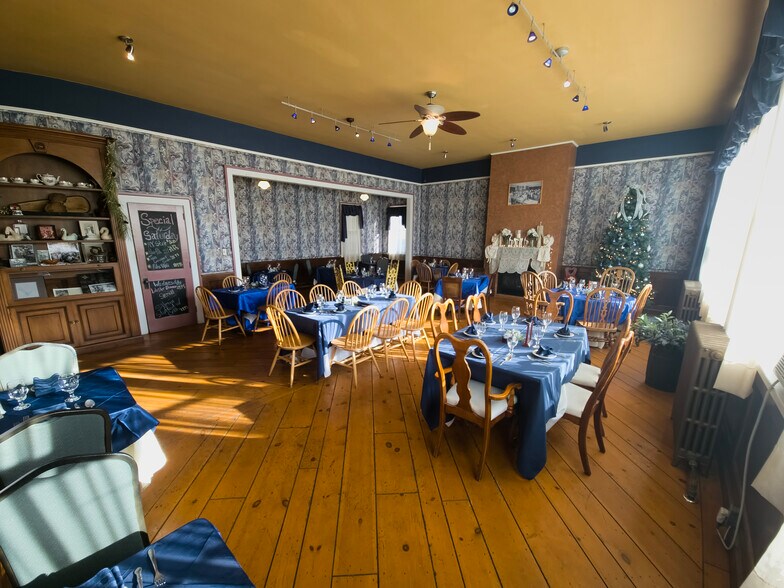 More Photos Of 15 Berkley Rd, Barnesville Restaurant For Sale