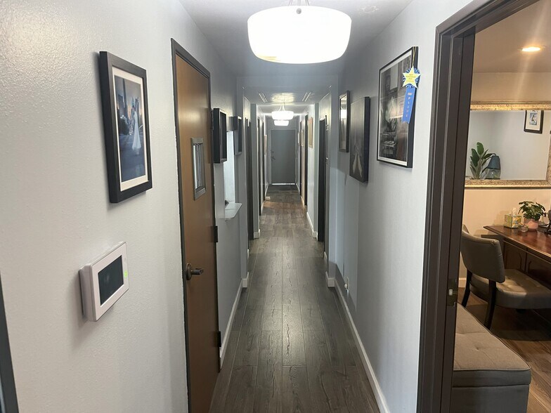 More Photos Of 2403 Ben White Blvd W, Austin Freestanding For Sale