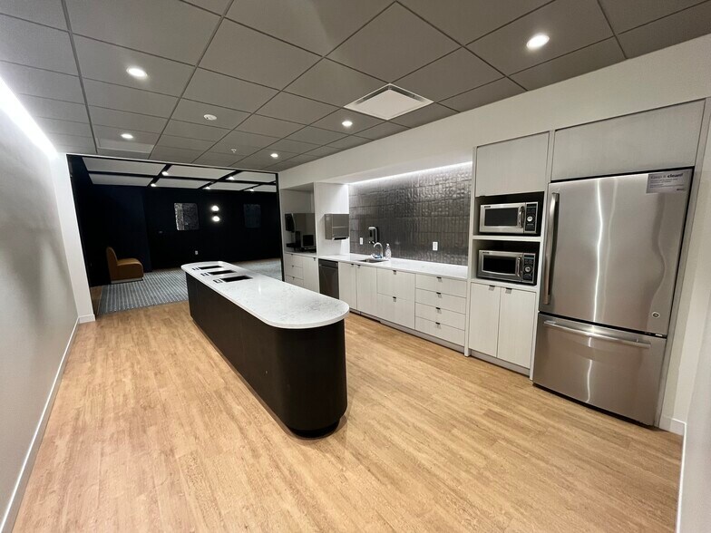More Photos Of 1 Monument Sq, Portland Office For Lease