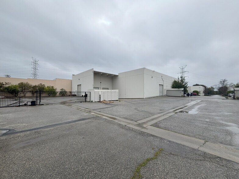 More Photos Of 4517 Littlejohn St, Baldwin Park Warehouse For Lease
