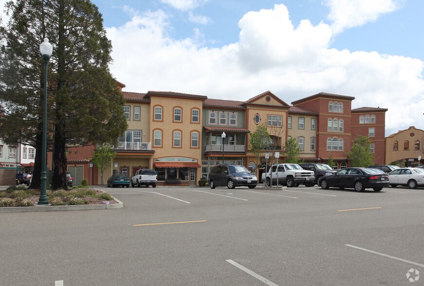 More Photos Of 220 Windsor River Rd, Windsor Apartments For Sale