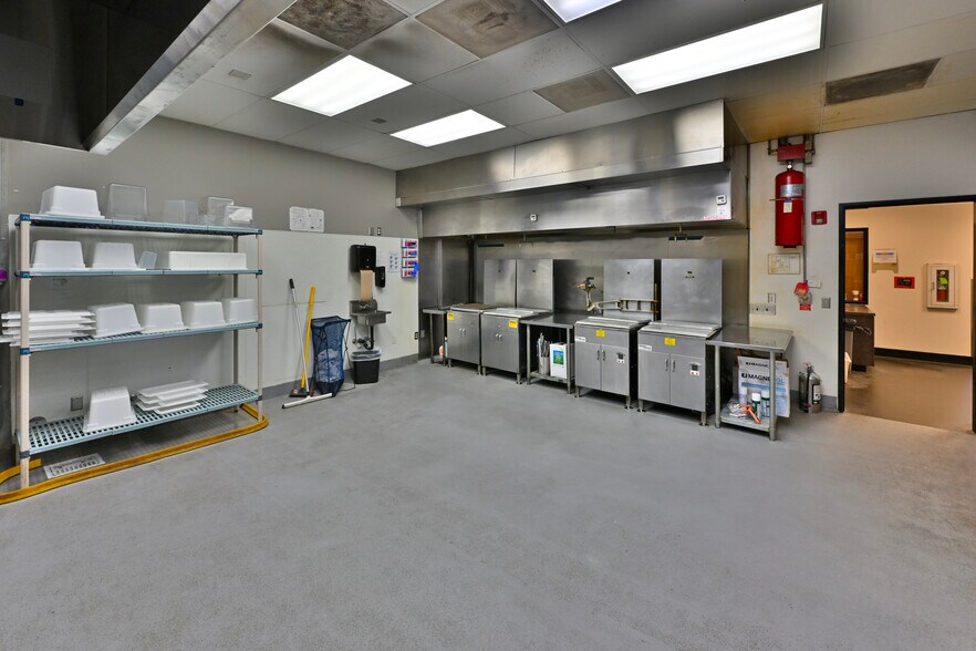 More Photos Of 1701 SW Jefferson St, Portland Restaurant For Lease