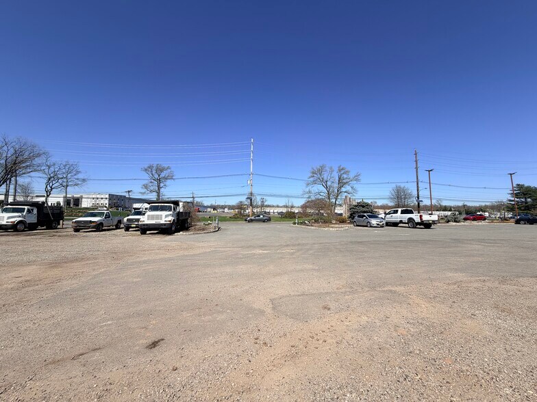 More Photos Of 981 Georges Rd, Monmouth Junction Land For Lease