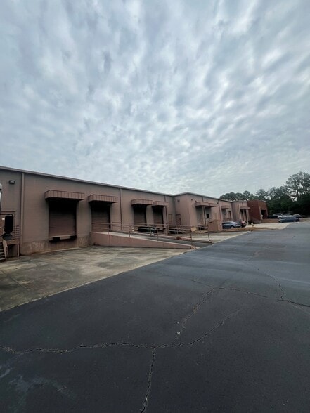 More Photos Of 5240 Snapfinger Park Dr, Lithonia Light Distribution For Lease