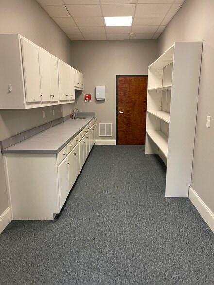More Photos Of 335 Roselane St NW, Marietta Medical For Lease