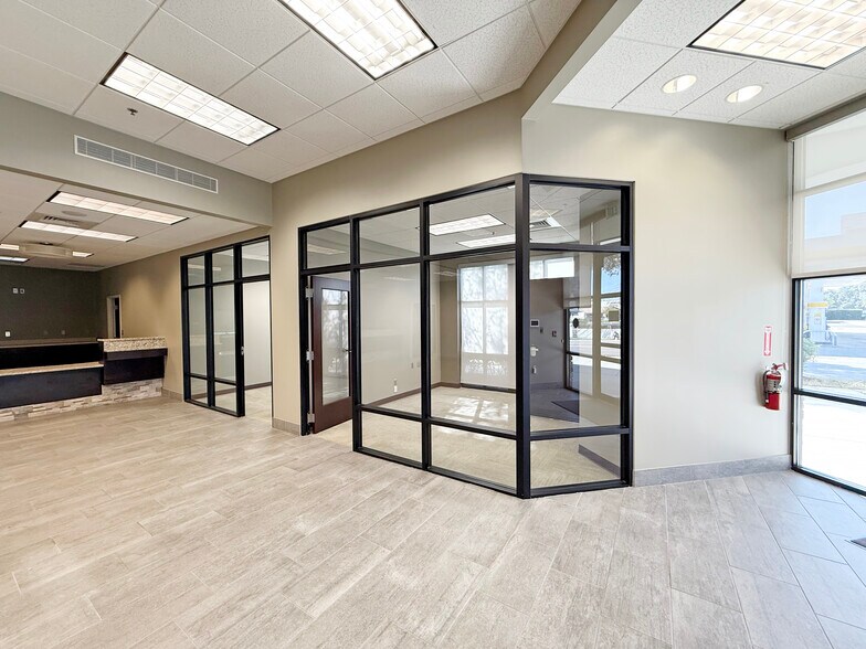 More Photos Of 450 S Orlando Ave, Maitland Bank For Lease