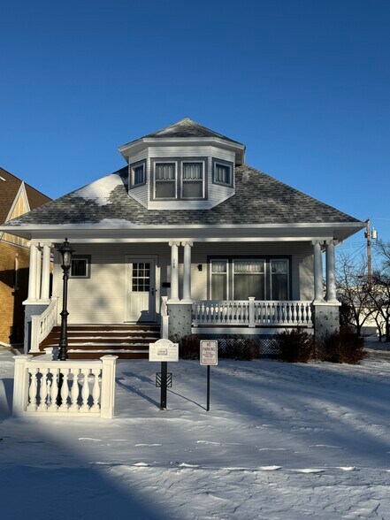 More Photos Of 210 5th Ave NW, Mandan Specialty For Sale