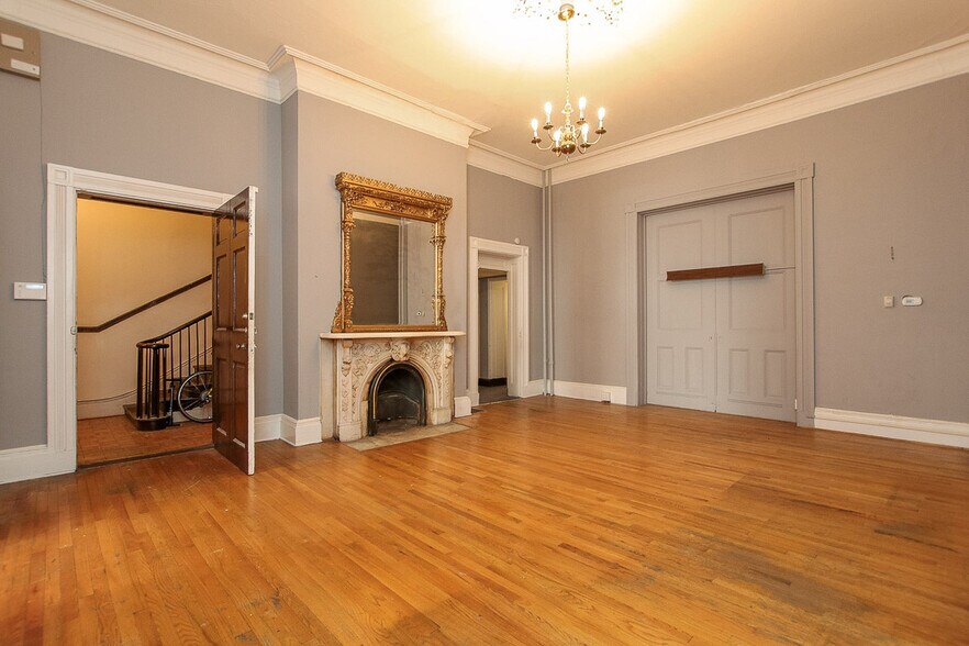 More Photos Of 18 W Franklin St, Baltimore Office Residential For Sale