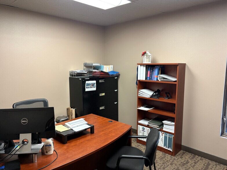 More Photos Of 428 W Shoshone St, Pasco Office For Sale