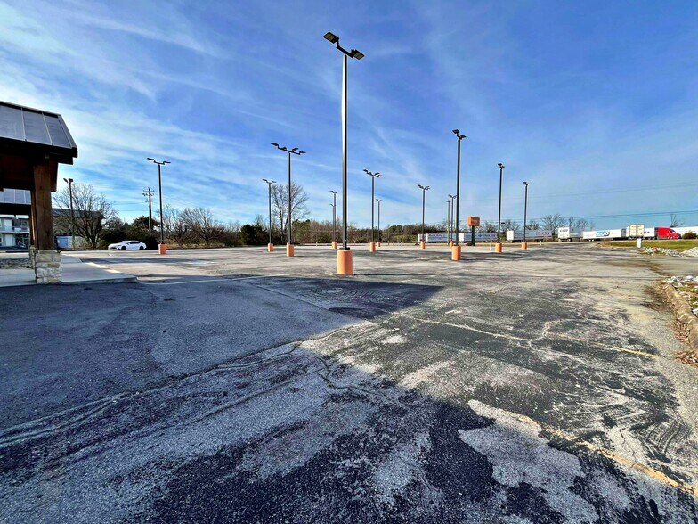 More Photos Of 1391 Murrays Chapel Rd, Sweetwater Showroom For Sale