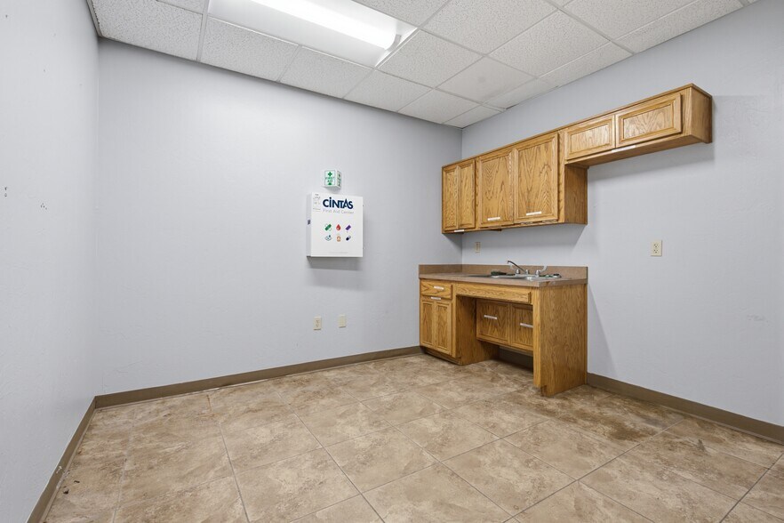 More Photos Of 1300 N Broadway Ave, Ada Warehouse For Sale