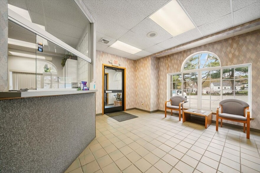 More Photos Of 468 Gidney Ave, Newburgh Medical For Sale