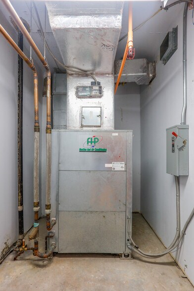 More Photos Of 1720 Harrison St, Hollywood Office Residential For Sale