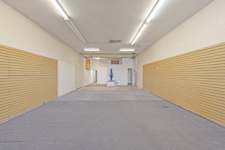 More Photos Of 1005 S St Francis Rd, Santa Fe General Retail For Sale