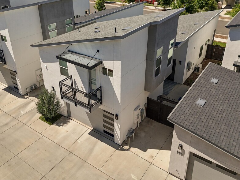 More Photos Of 2217 Tapia Way, Chico Apartments For Sale