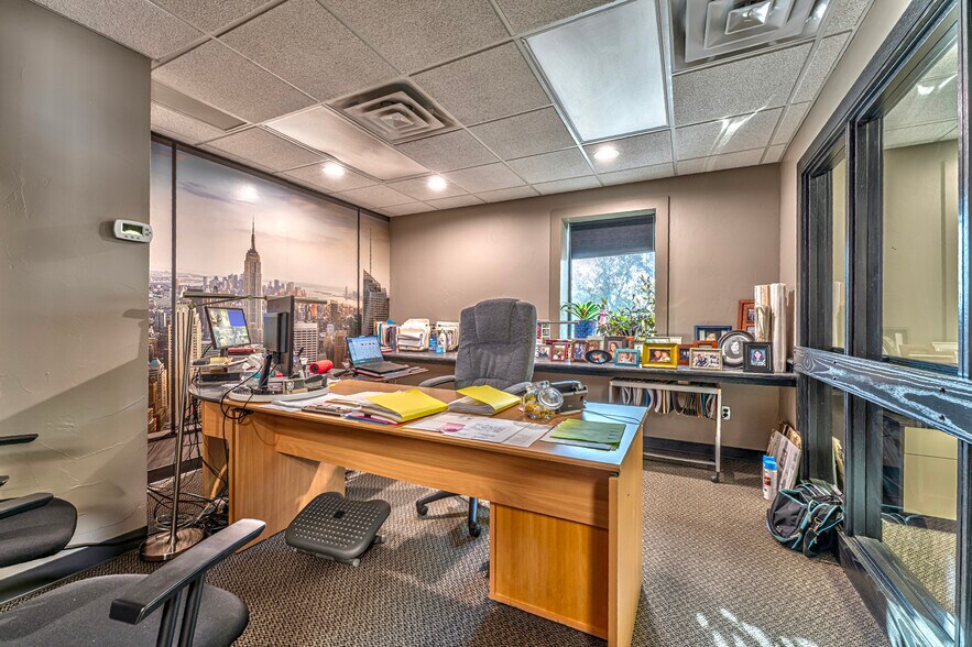 More Photos Of 921 N Lahoma Ave, Norman Light Manufacturing For Sale