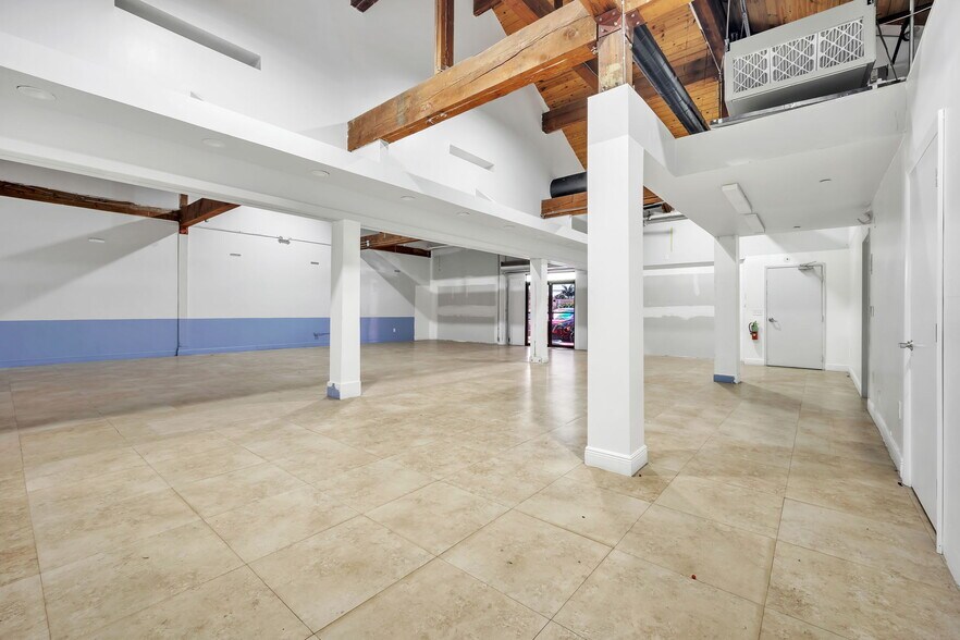More Photos Of 10471 N Kendall Dr, Miami Storefront Retail Office For Lease