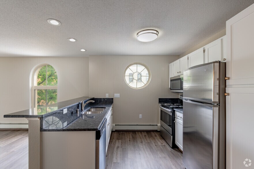 More Photos Of 234 W Main St, Waukesha Apartments For Lease