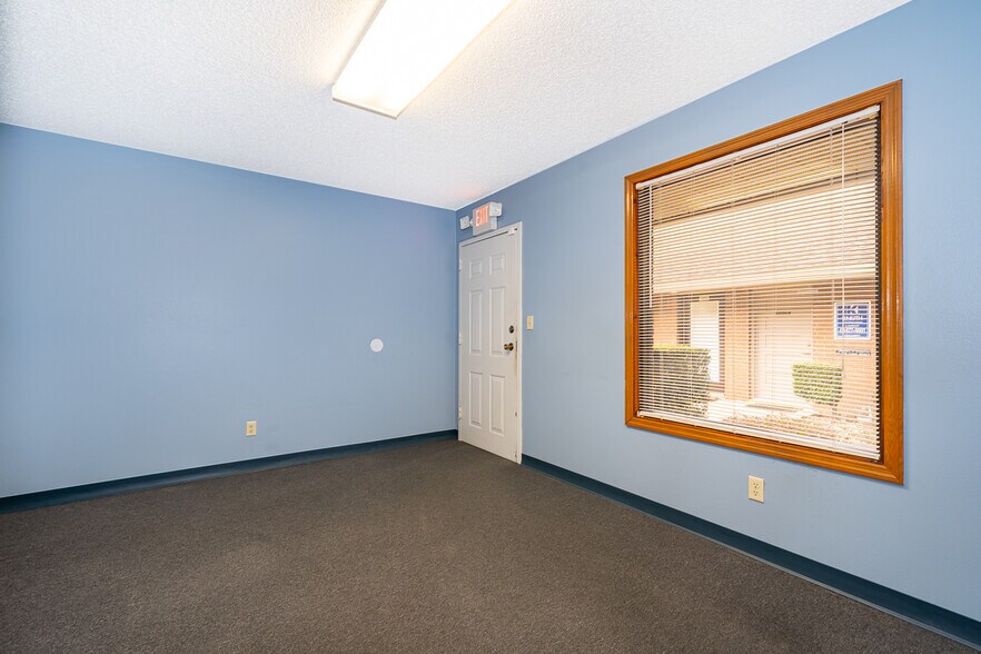 More Photos Of 13330 W Colonial Dr, Winter Garden Medical For Lease