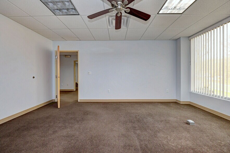 More Photos Of 317 Foxon Rd, East Haven Medical For Lease