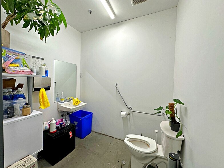 More Photos Of 400 Mackenzie Blvd, Fort McMurray Flex For Sale