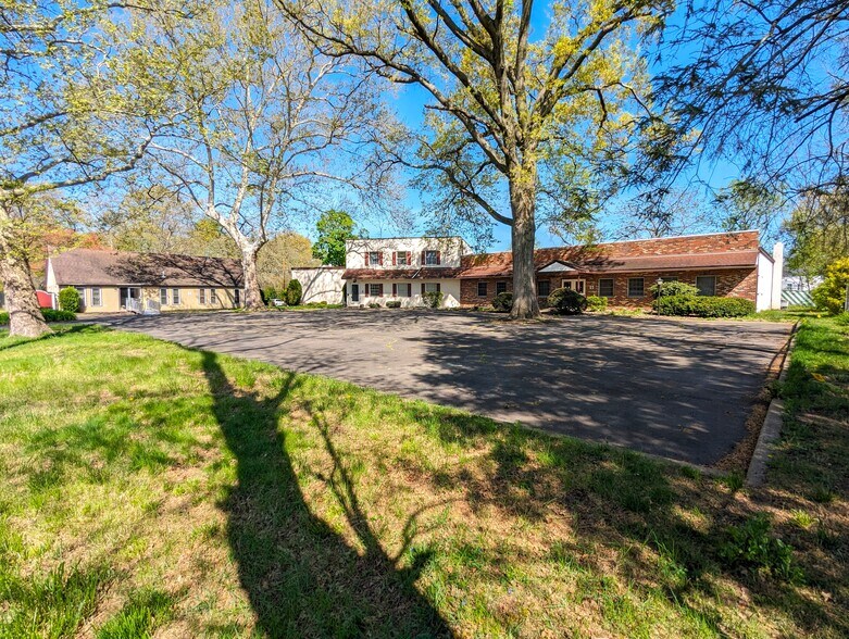 More Photos Of 16 Reeves Ave, Hamilton Office For Sale