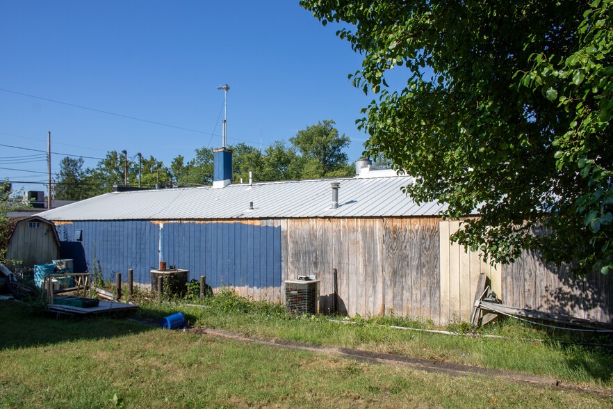 More Photos Of 600 Zanesville St, Beverly General Retail For Sale