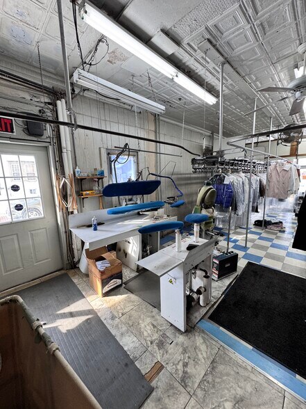 More Photos Of 177 N Allen St, Albany General Retail For Sale