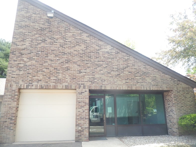 More Photos Of 400 Chapel Rd, South Windsor Light Manufacturing For Sale