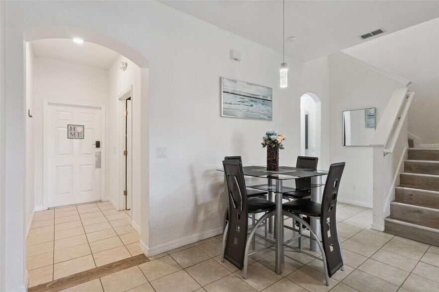 More Photos Of 245 Cambria Ave, Davenport Specialty For Sale