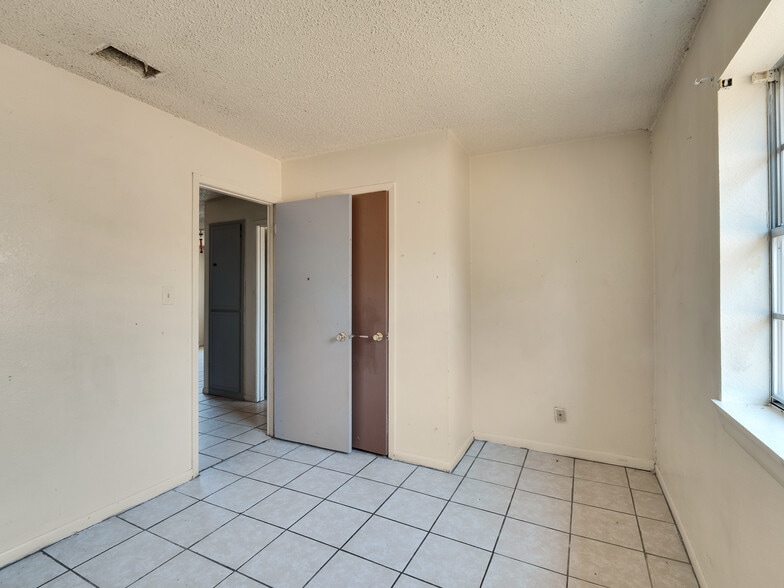 More Photos Of , Hamilton Multifamily For Sale