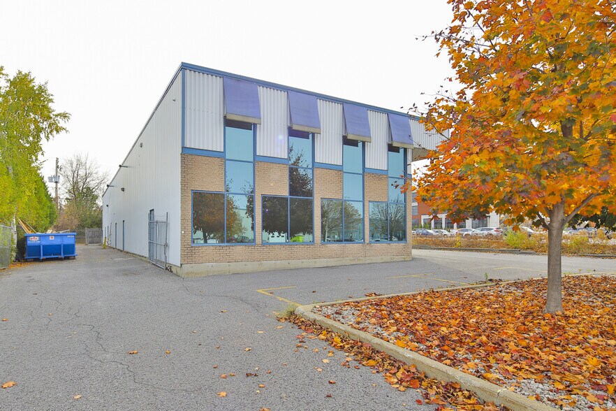 More Photos Of 1100 Rue Hérelle, Longueuil Warehouse For Sale