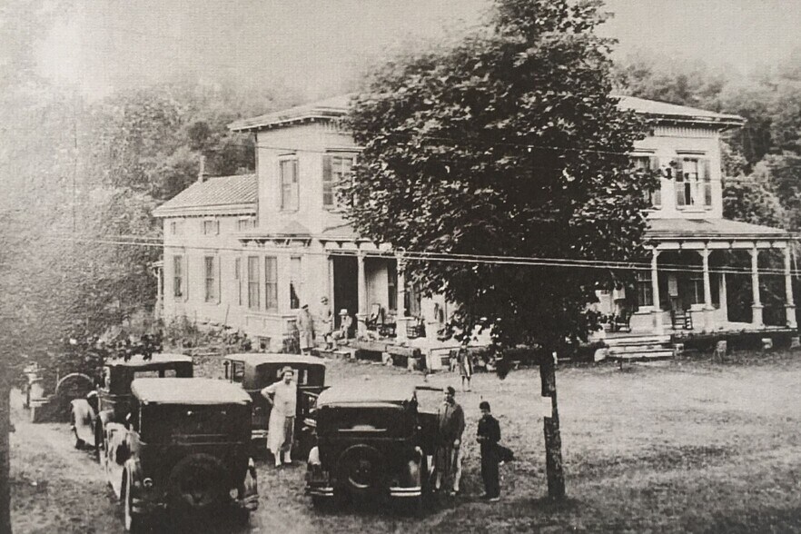 More Photos Of 102 Main St, Jefferson Hotel For Sale