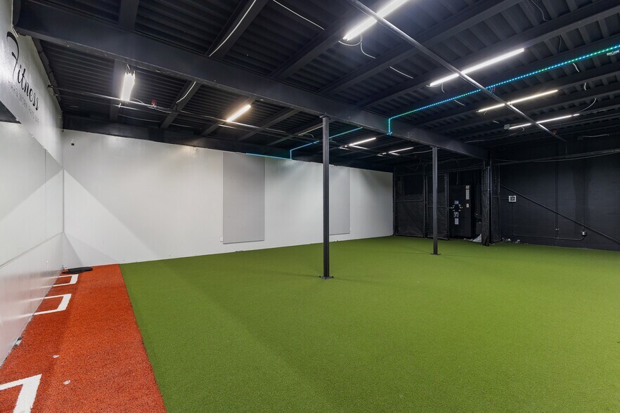 More Photos Of 4304 Metric Dr, Winter Park Warehouse For Lease