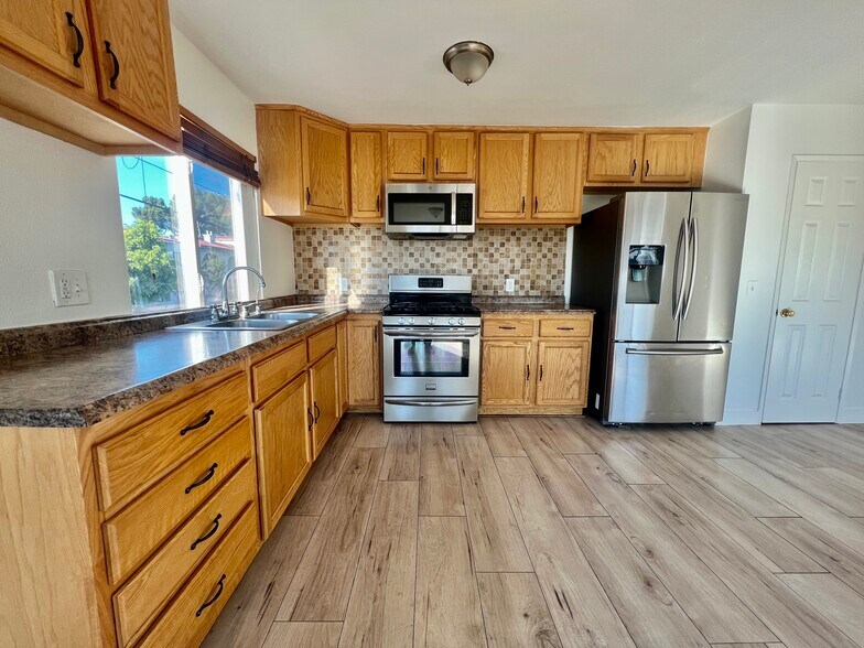 More Photos Of 13227 Vanowen St, North Hollywood Apartments For Sale