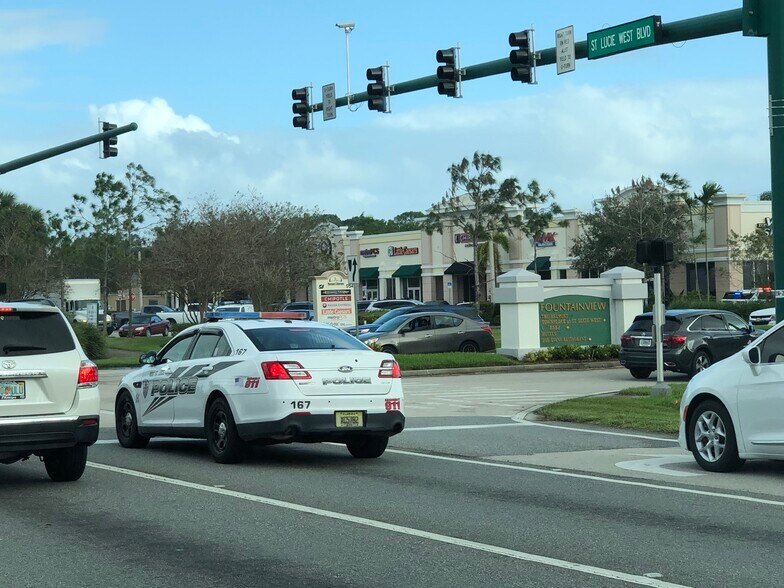 More Photos Of 1500 N Courtyard Cir, Port Saint Lucie Restaurant For Lease