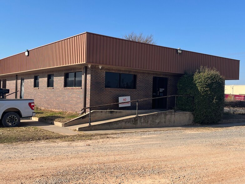 More Photos Of 3020-3200 Aluma Valley Dr, Oklahoma City Warehouse For Lease