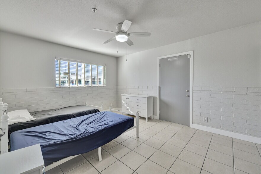 More Photos Of PHOENIX ALH or BEHAVIORAL 10 Residents, Phoenix Assisted Living For Sale