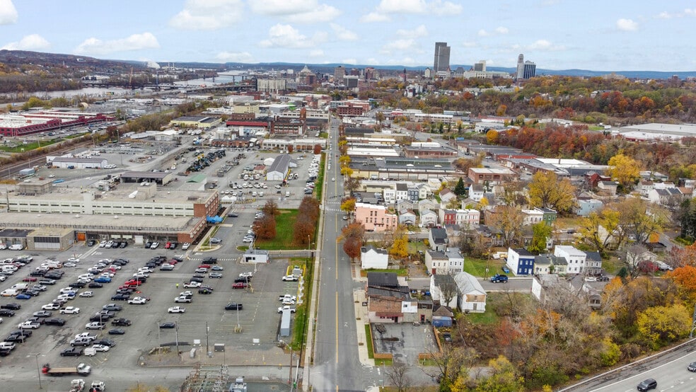 More Photos Of 1118 Broadway, Albany Bar For Sale