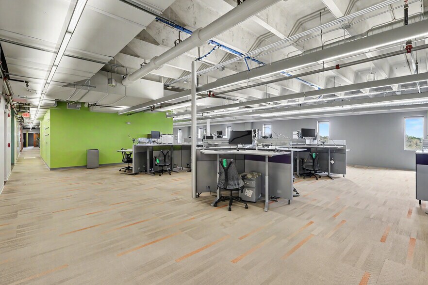More Photos Of 1025 Ashworth Rd, West Des Moines Office For Sale