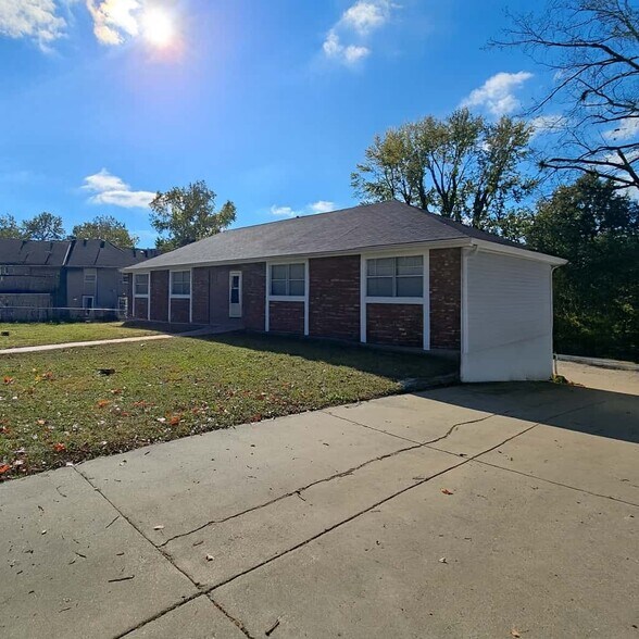 More Photos Of 8404 Sterling Ave, Raytown Apartments For Sale