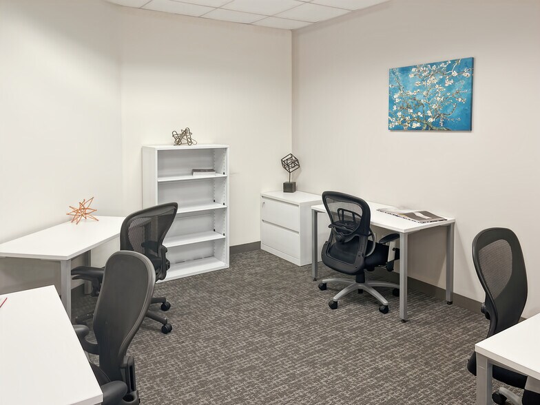 More Photos Of 450 N Brand Blvd, Glendale Coworking Space