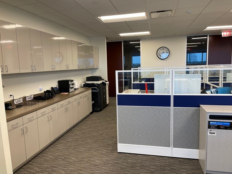 More Photos Of 1780 Hughes Landing Blvd, The Woodlands Office For Lease