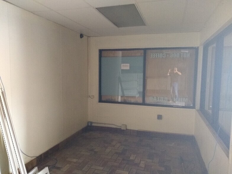 More Photos Of 1637 Stockbridge Rd, Jonesboro Storefront Retail Office For Sale