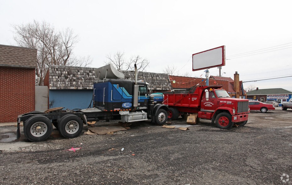 More Photos Of 8023 Prospect Ave, Kansas City Flex For Sale